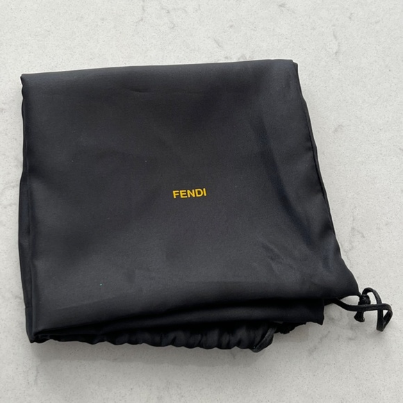 Authentic Fendi  baguette bag - Picture 10 of 12